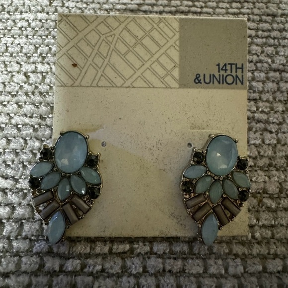 BNWT 14TH and Union Blue Green & Purple Rhinestone Cluster earrings - Picture 2 of 3
